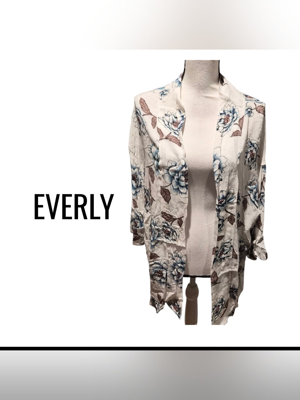 Everly Floral Open-Front Cardigan - Cream with Blue Floral Size Small